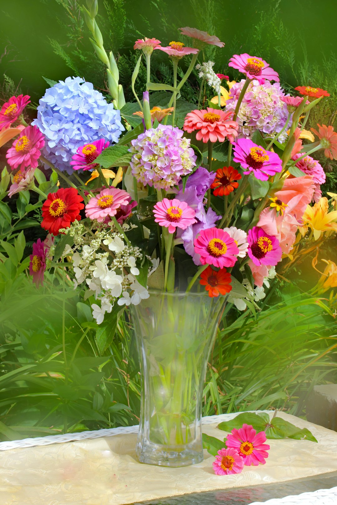 Couronne de jardin fleurie FTD®